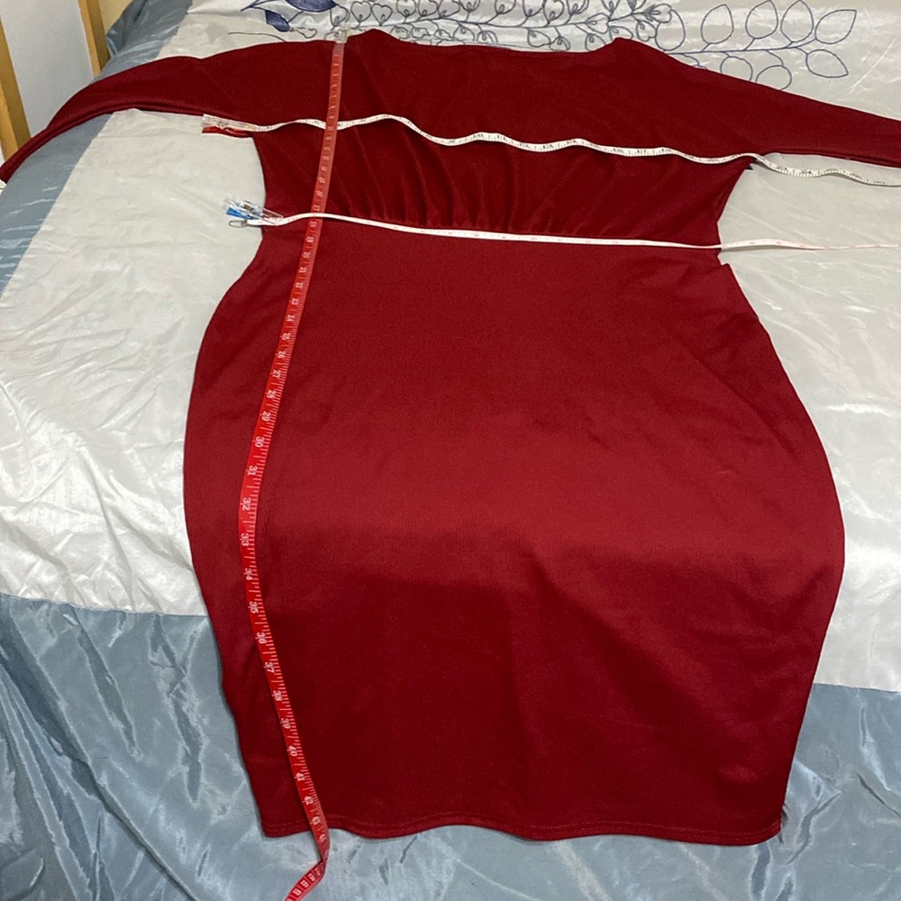 TNTIYO Women’s Red Dress On or Off The Shoulder. size Large NWT